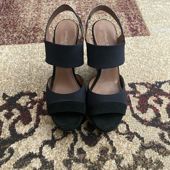 Donald J Pliner patent leather Debb wedge heel - Picture 2 of 4